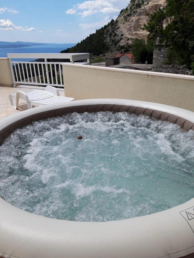 Villa Charlie With Jacuzzi Bast Exterior foto